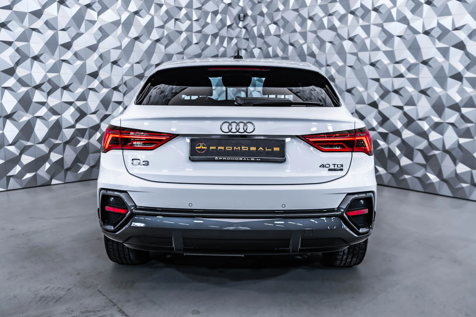 Audi Q3 40 TDI Quattro* Гаранция* Matrix* Keyless*  - изображение 5