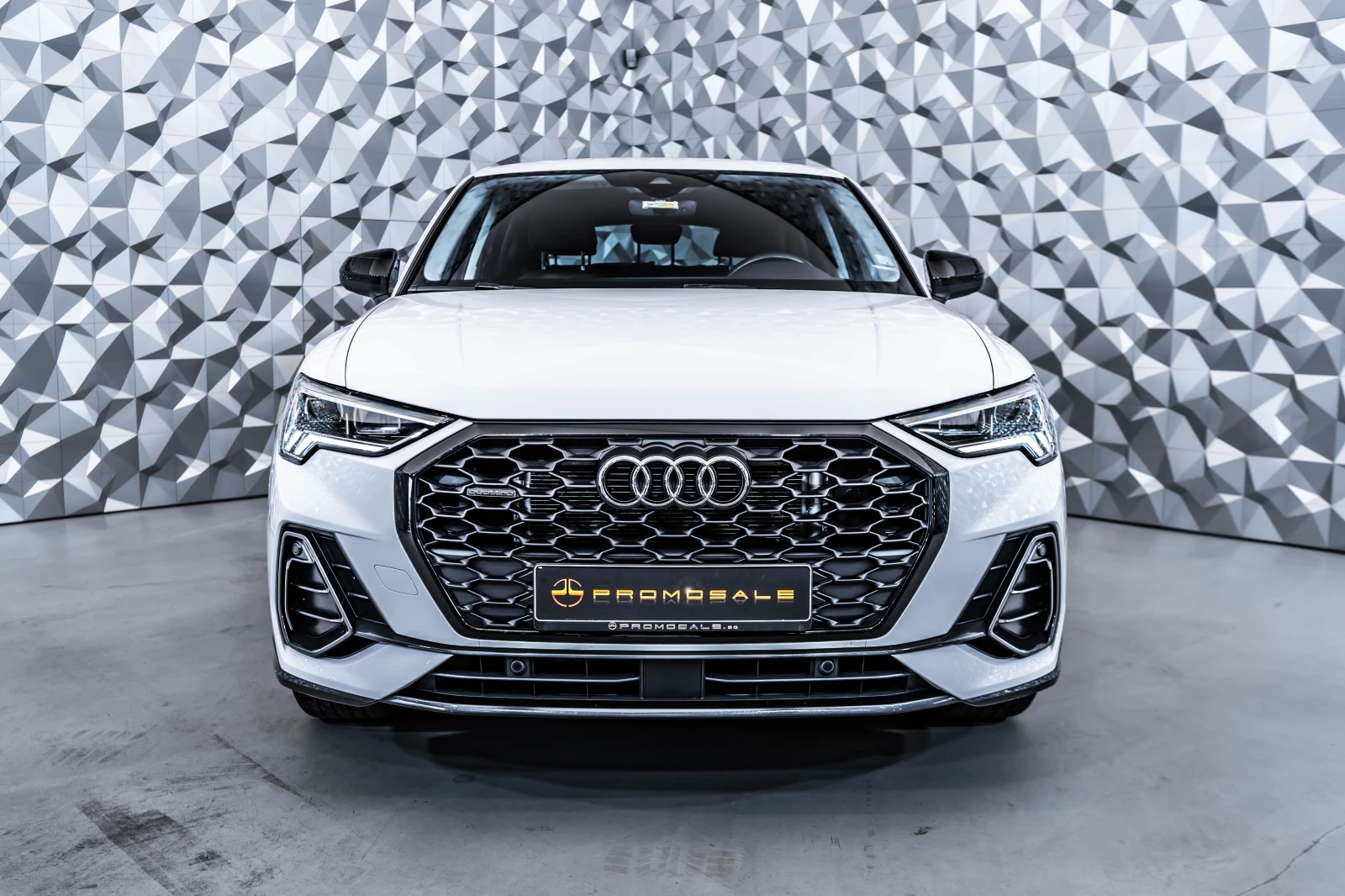 Audi Q3 40 TDI Quattro* Гаранция* Matrix* Keyless*  - изображение 2