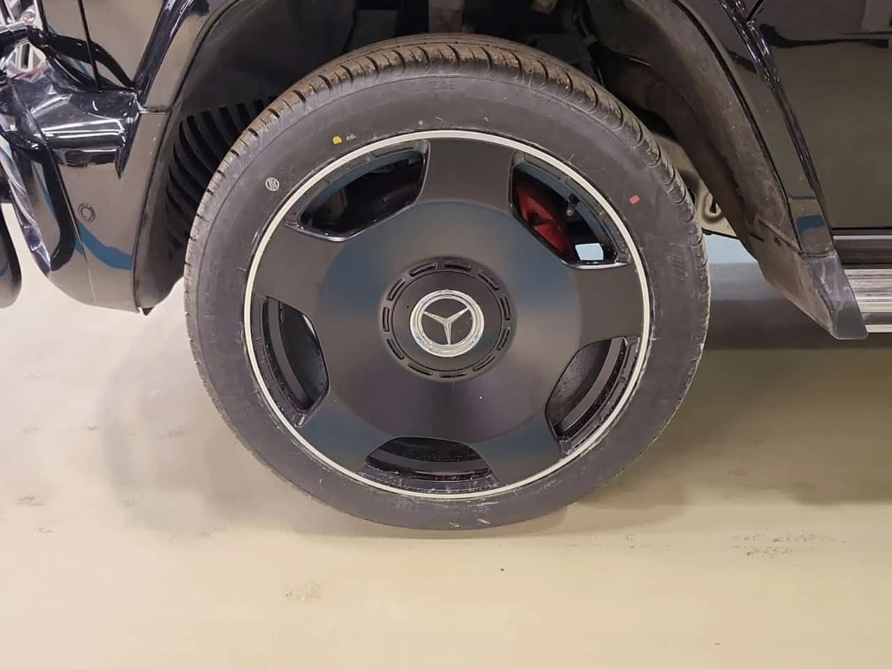 Mercedes-Benz G * AMG 63 * ЧЕРВЕН САЛОН * , снимка 6 - Автомобили и джипове - 54030361