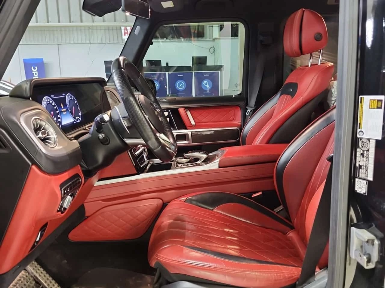 Mercedes-Benz G * AMG 63 * ЧЕРВЕН САЛОН * , снимка 5 - Автомобили и джипове - 54030361