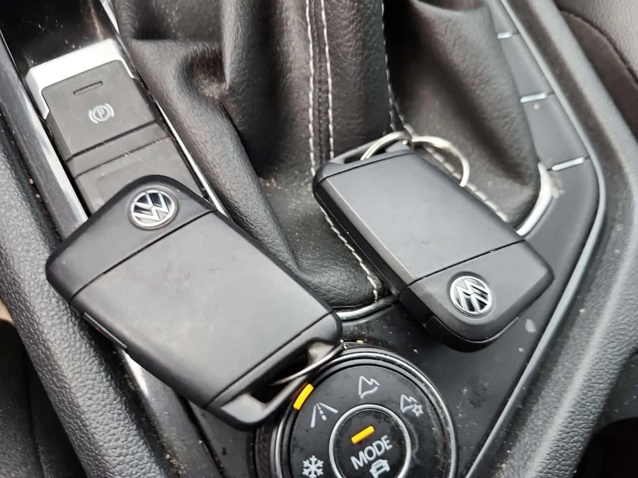 VW Tiguan * COMFORTLINE * 4 MOTION* DIGITAL* ПОДГРЕВ* , снимка 8 - Автомобили и джипове - 54229048