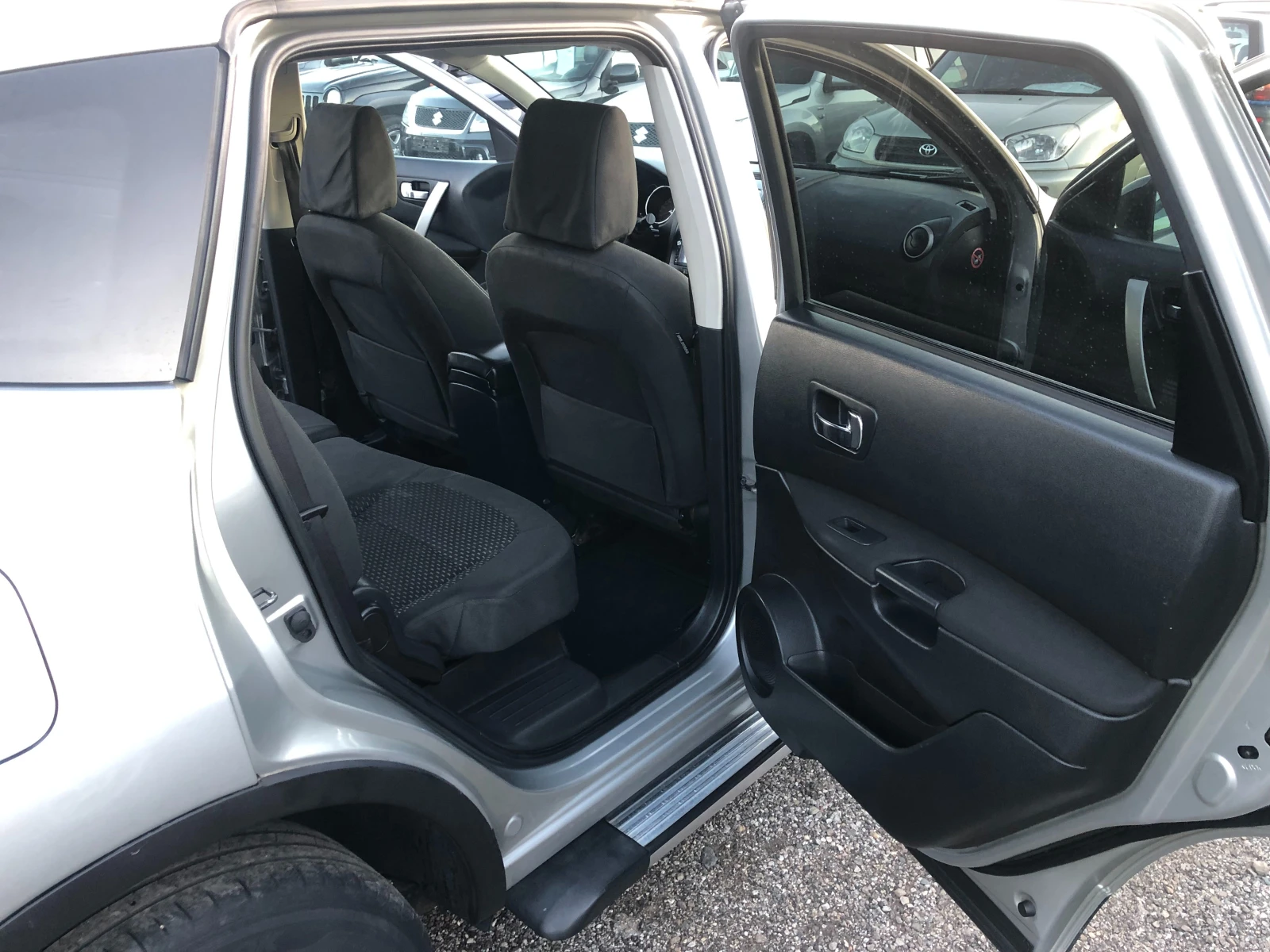Nissan Qashqai 1.5 dci ITALIA, снимка 12 - Автомобили и джипове - 55081652