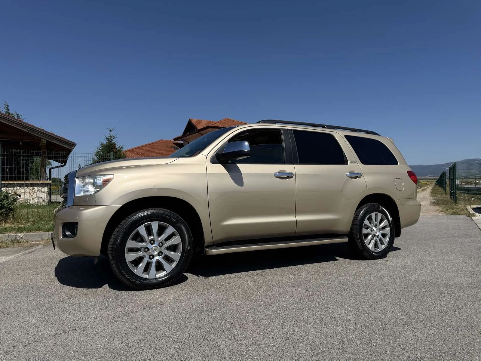 Toyota Sequoia 5.7, снимка 3 - Автомобили и джипове - 55480854
