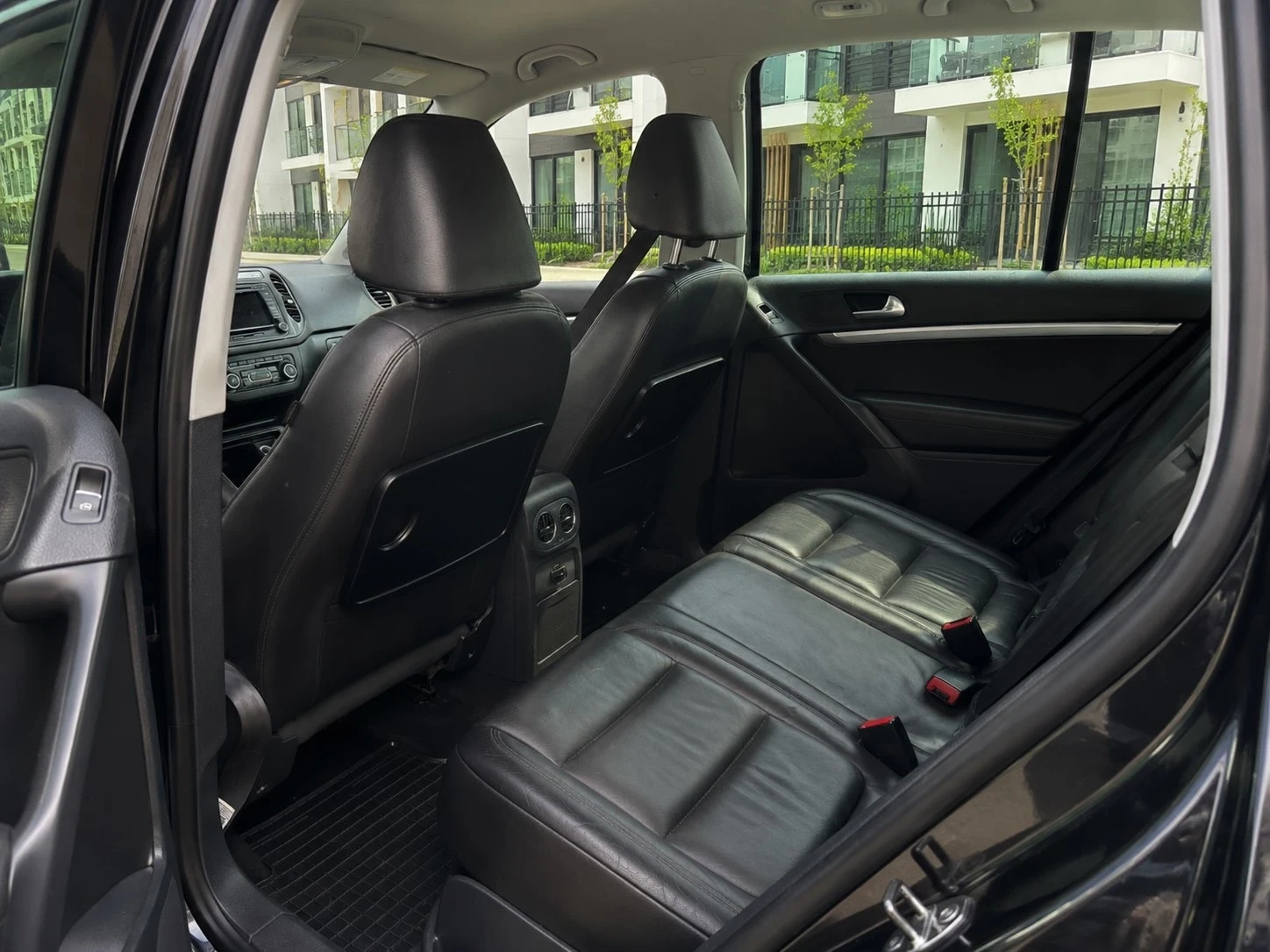 VW Tiguan, снимка 4 - Автомобили и джипове - 55620659