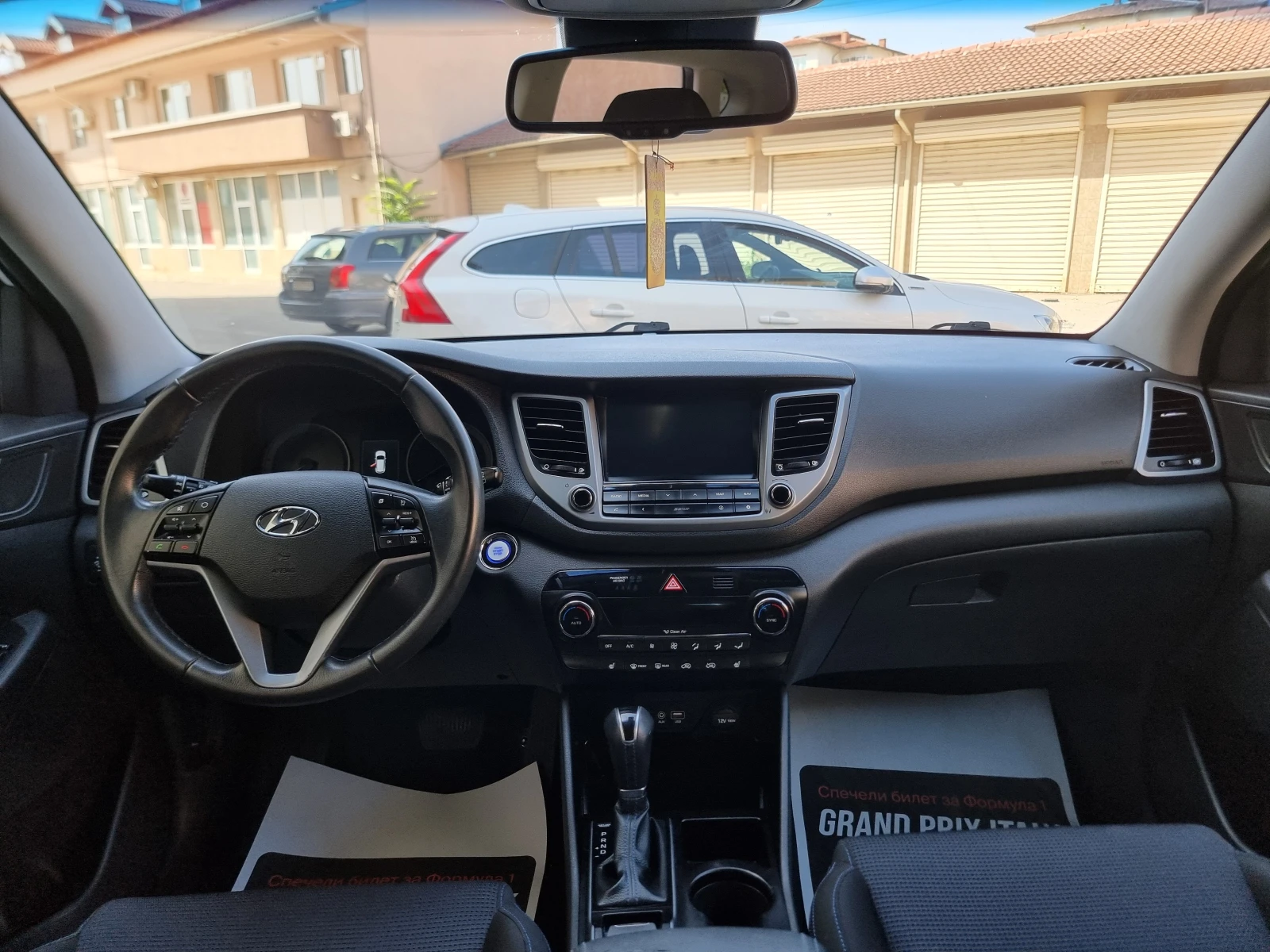 Hyundai Tucson 1.7CRDI* 141* AVTOMAT * KAMERA* NAVI* , снимка 11 - Автомобили и джипове - 55885137