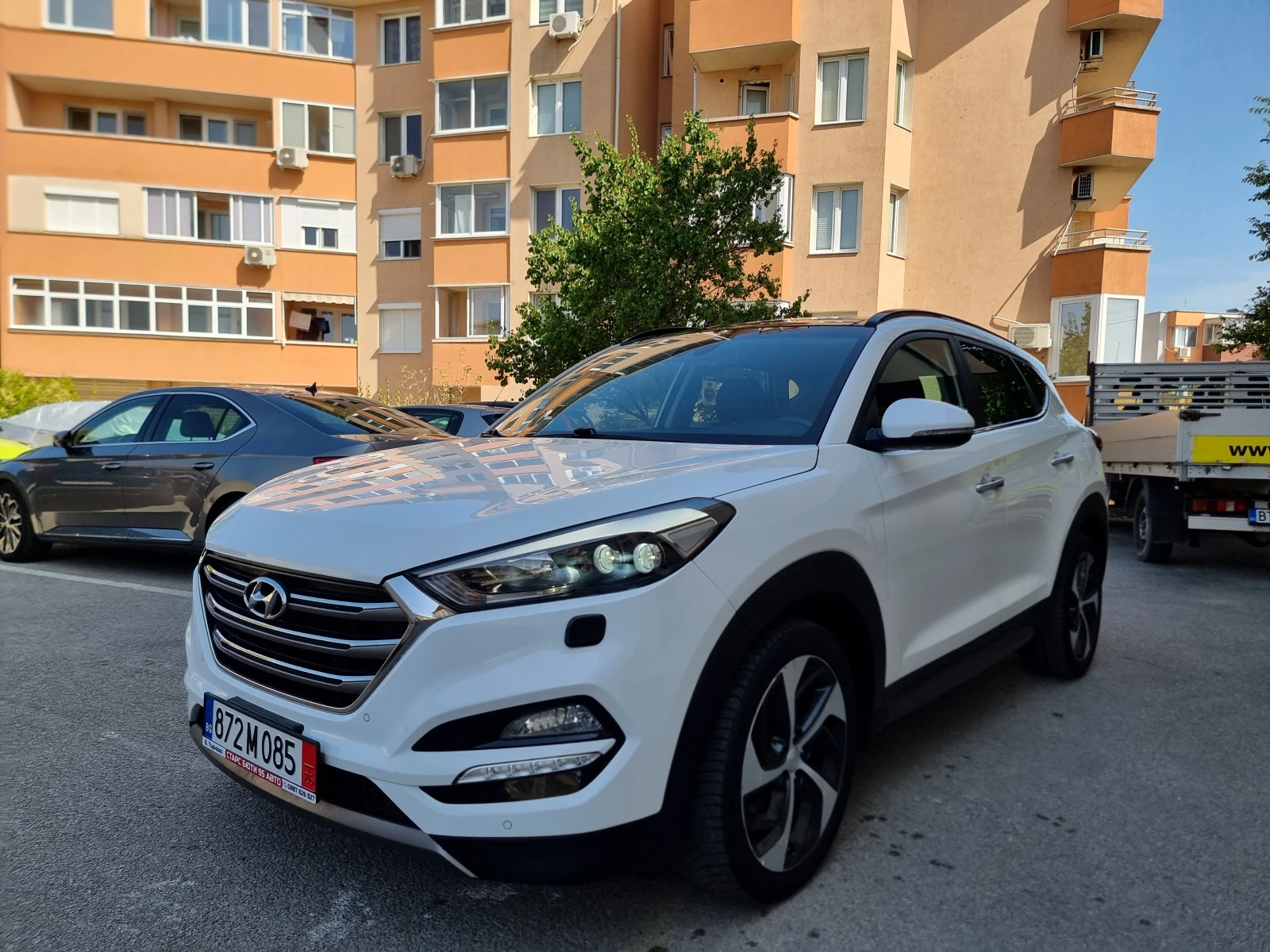 Hyundai Tucson 1.7CRDI* 141* AVTOMAT * KAMERA* NAVI* , снимка 2 - Автомобили и джипове - 55885137