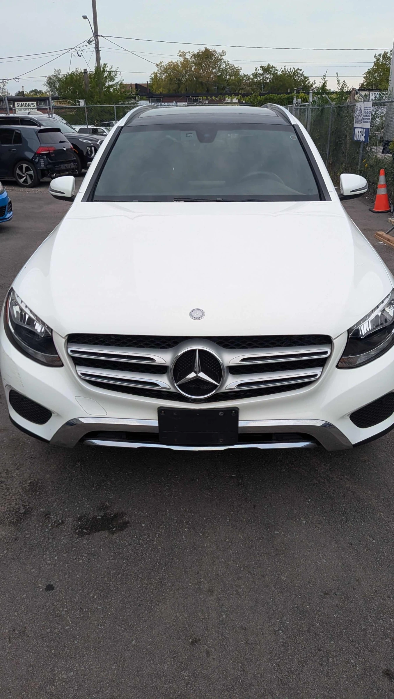 Mercedes-Benz GLC 300 * CARFAX * ОПЦИЯ ЗА ФИНАНСИРАНЕ * , снимка 2 - Автомобили и джипове - 55985488