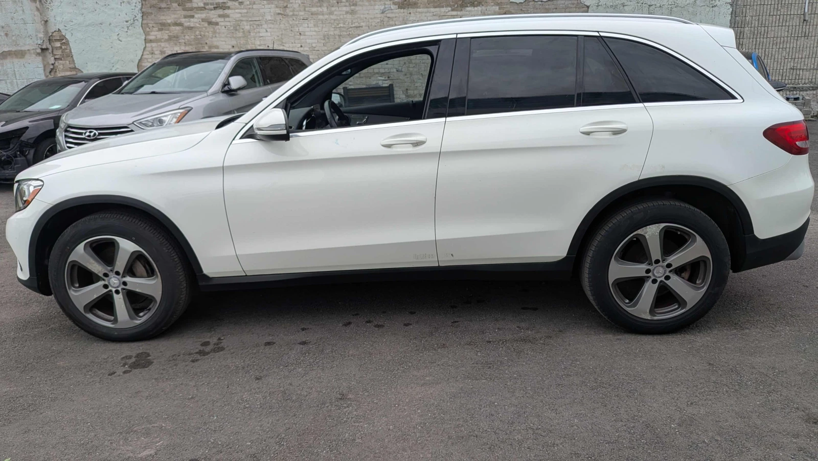 Mercedes-Benz GLC 300 * CARFAX * ОПЦИЯ ЗА ФИНАНСИРАНЕ * , снимка 4 - Автомобили и джипове - 55985488