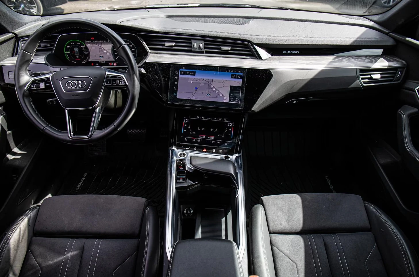 Audi Q8 e-tron55/408HP/S-LINE/MATRIX/CAM/MEMO/B&O/HUD/711q | Mobile.bg � ����������� 9