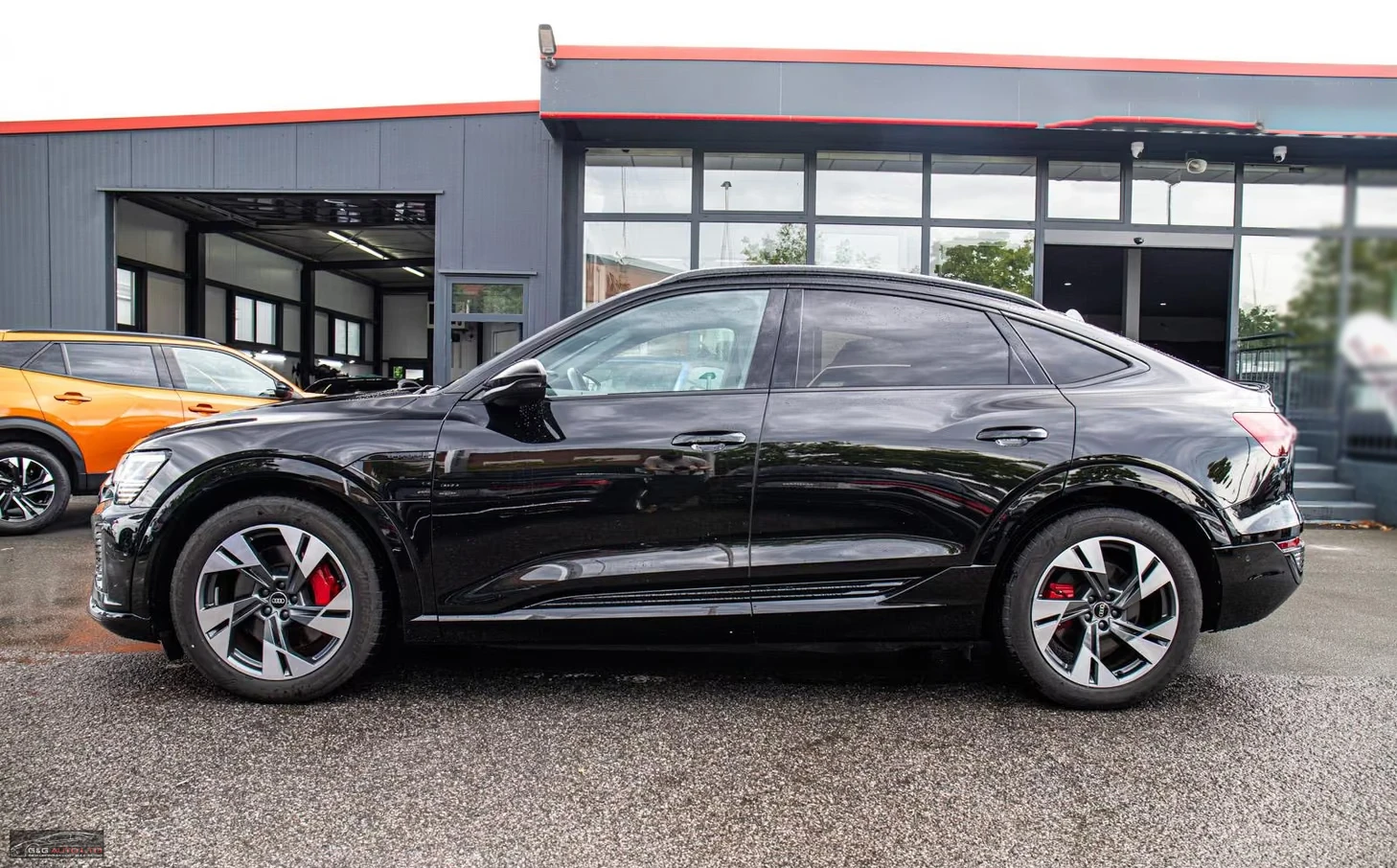 Audi Q8 e-tron55/408HP/S-LINE/MATRIX/CAM/MEMO/B&O/HUD/711q | Mobile.bg � ����������� 7