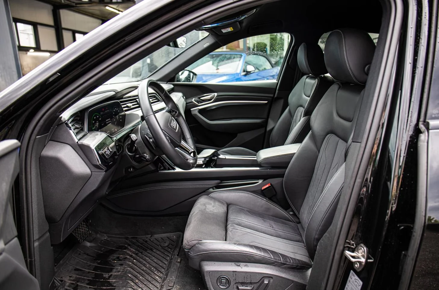 Audi Q8 e-tron55/408HP/S-LINE/MATRIX/CAM/MEMO/B&O/HUD/711q | Mobile.bg � ����������� 10