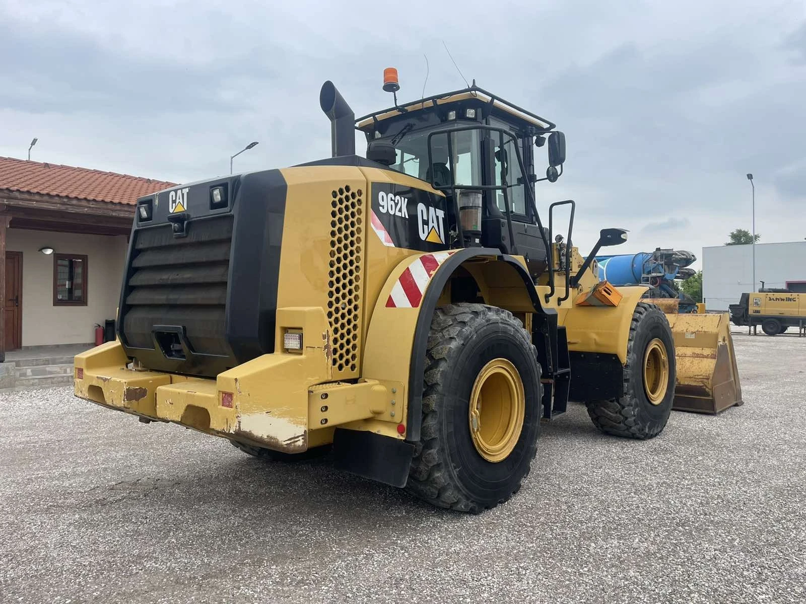 Челен товарач Cat Caterpillar 962K - изображение 7