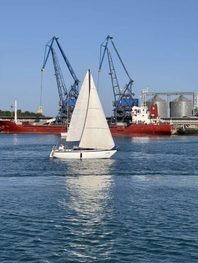 Ветроходна лодка Comar comet 701, снимка 1