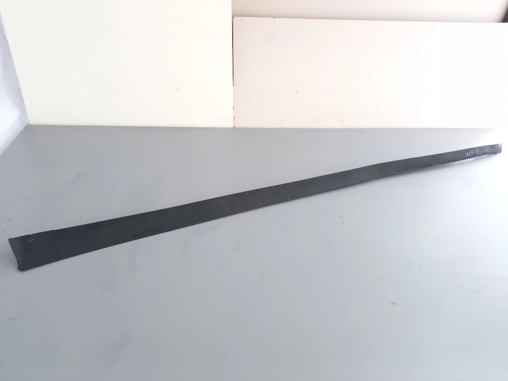 Лайсна челно стъкло лява Мерцедес А170 