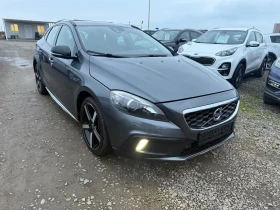 Volvo V40 Cross Country 2.0i CH 4x4 AUTOMAT, снимка 3