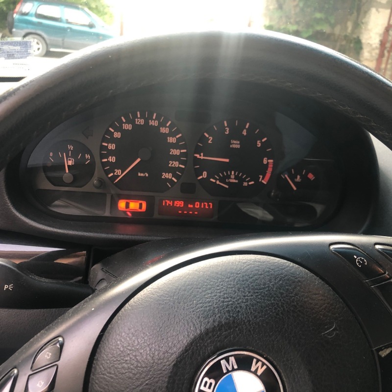 BMW 320 2.2i, снимка 8 - Автомобили и джипове - 45335578