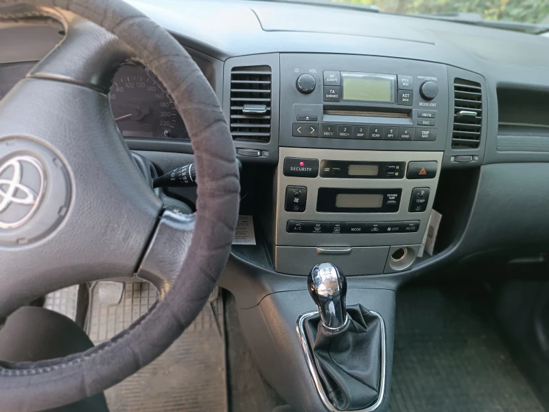 Toyota Corolla verso, снимка 4 - Автомобили и джипове - 47821258