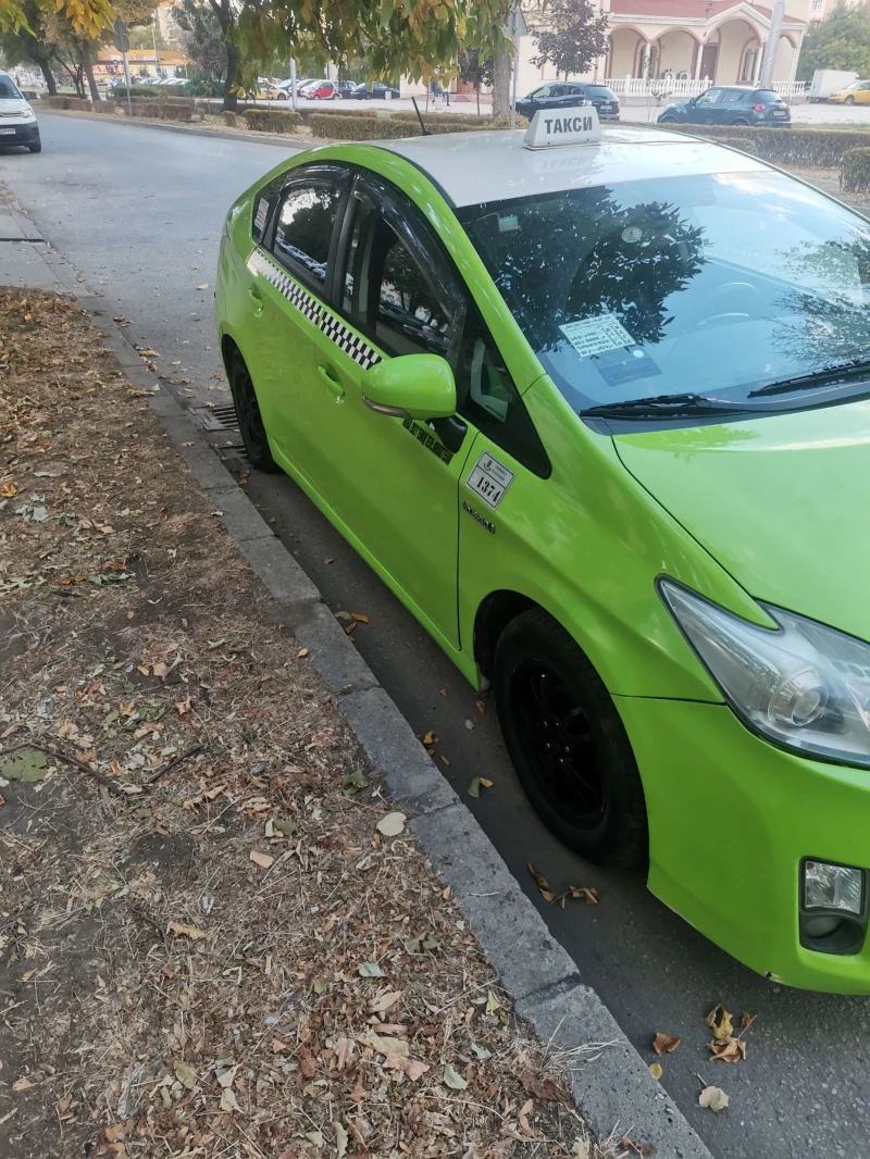 Toyota Prius, снимка 1 - Автомобили и джипове - 48237117