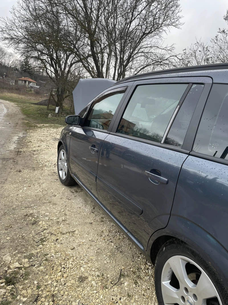 Opel Zafira 1.9, снимка 3 - Автомобили и джипове - 48620961