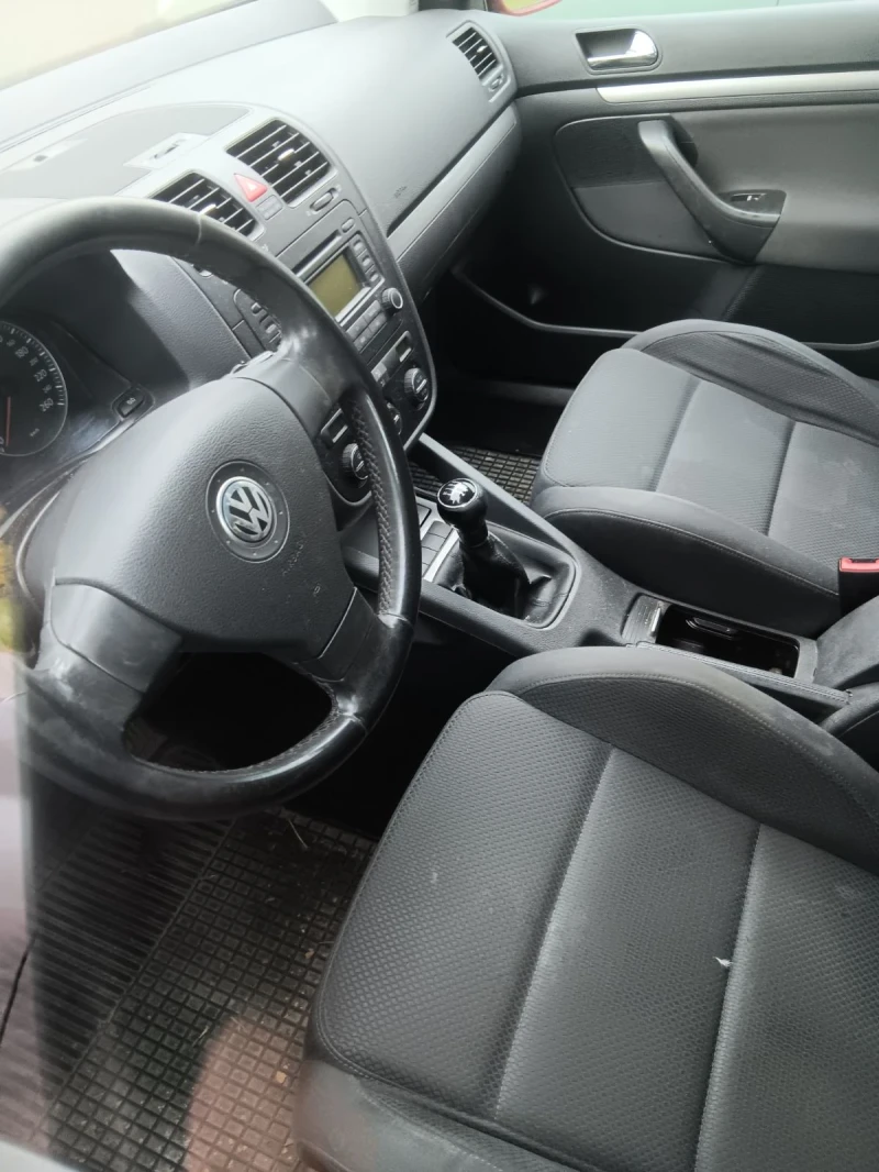 VW Golf 1.9 TDI, снимка 6 - Автомобили и джипове - 52556869