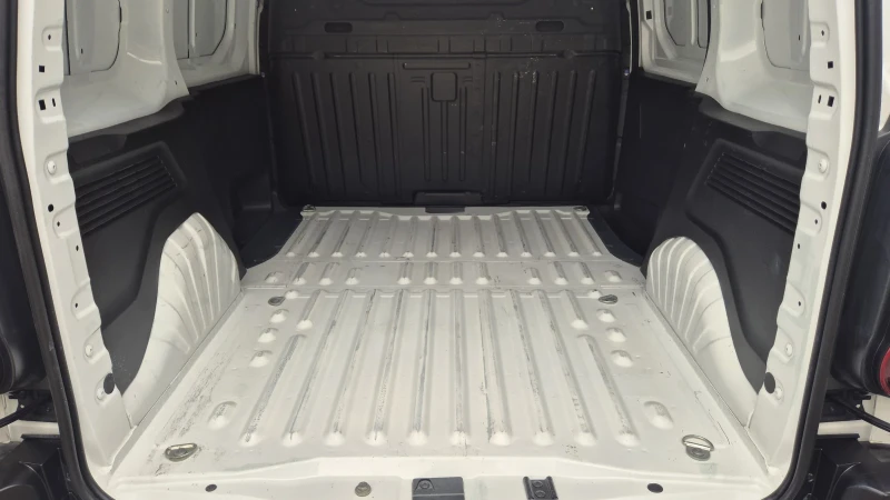 Toyota Proace City 1.5 диз. 76к.с., снимка 16 - Автомобили и джипове - 52273868