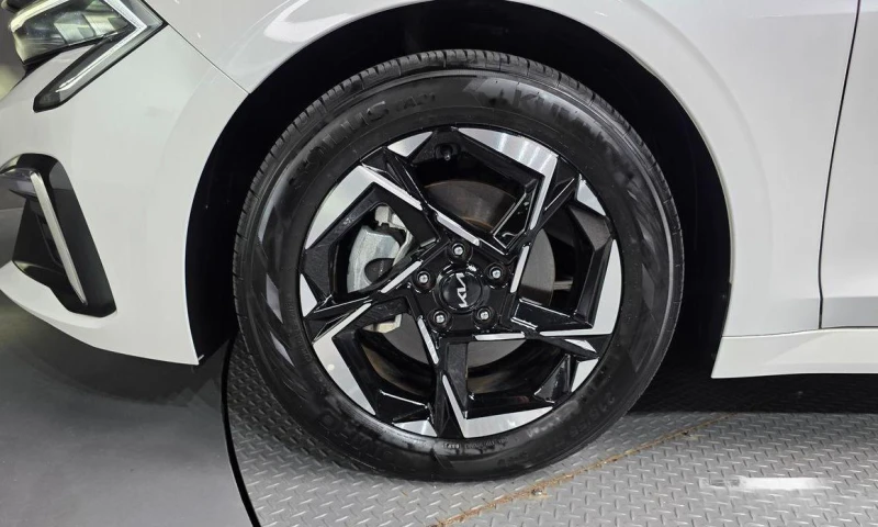 Kia K5 2.0 Smart Selection * НАЙ-ДОБРА ЦЕНА В БЪЛГАРИЯ* , снимка 5 - Автомобили и джипове - 52357614