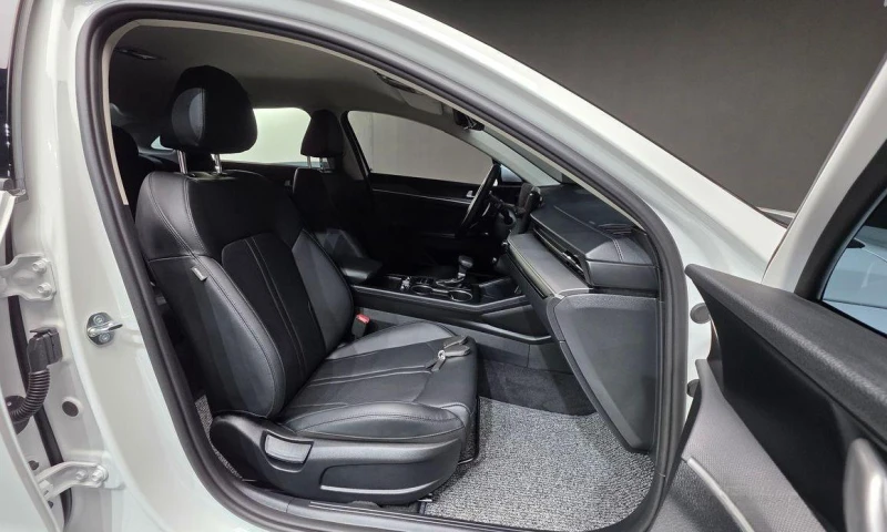 Kia K5 2.0 Smart Selection * НАЙ-ДОБРА ЦЕНА В БЪЛГАРИЯ* , снимка 10 - Автомобили и джипове - 52357614