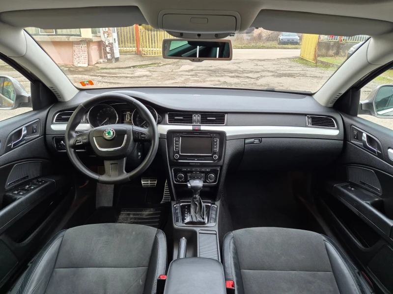 Skoda Superb 2.0 TDI FULL ITALY, снимка 9 - Автомобили и джипове - 53262971