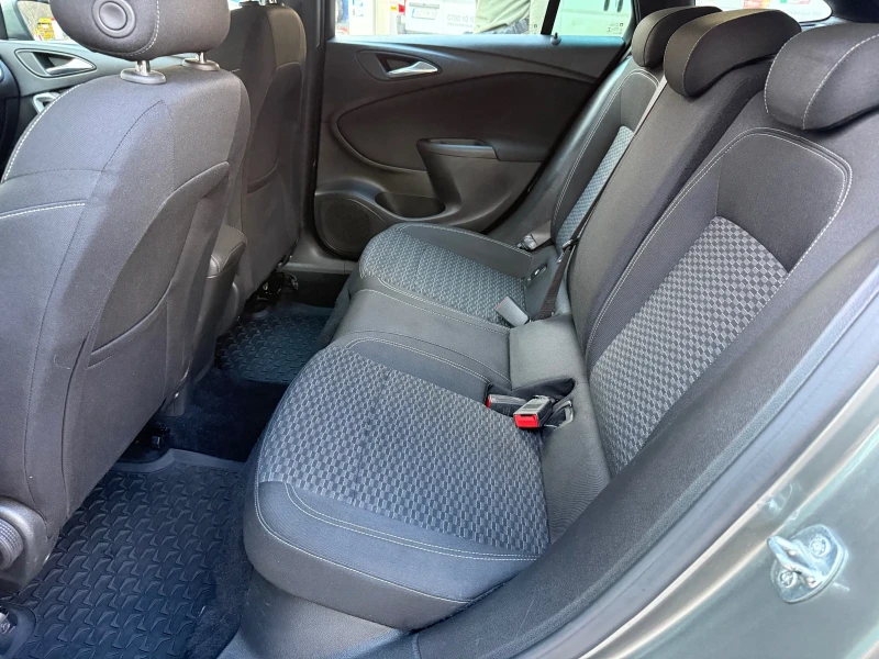 Opel Astra 1.6CDTi Нави* Климатроник* Подгрев* Дистроник, снимка 15 - Автомобили и джипове - 53510908
