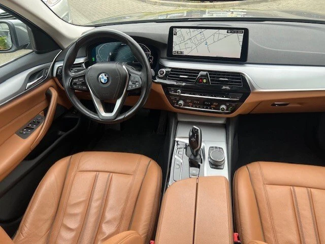 BMW 530E BMW 5 Series Touring 530e Business - изображение 8
