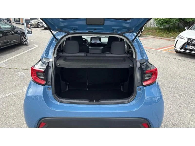 Toyota Yaris 1.5HSD TREND, снимка 10 - Автомобили и джипове - 54786943
