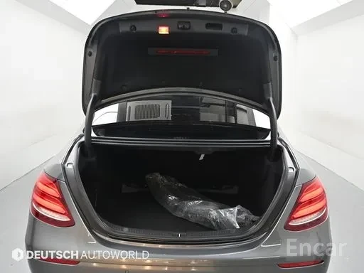 Mercedes-Benz E 200 Avantgarde, снимка 13 - Автомобили и джипове - 55076406