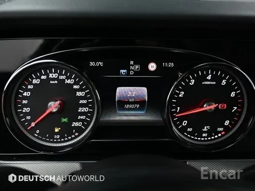 Mercedes-Benz E 200 Avantgarde, снимка 6 - Автомобили и джипове - 55076406