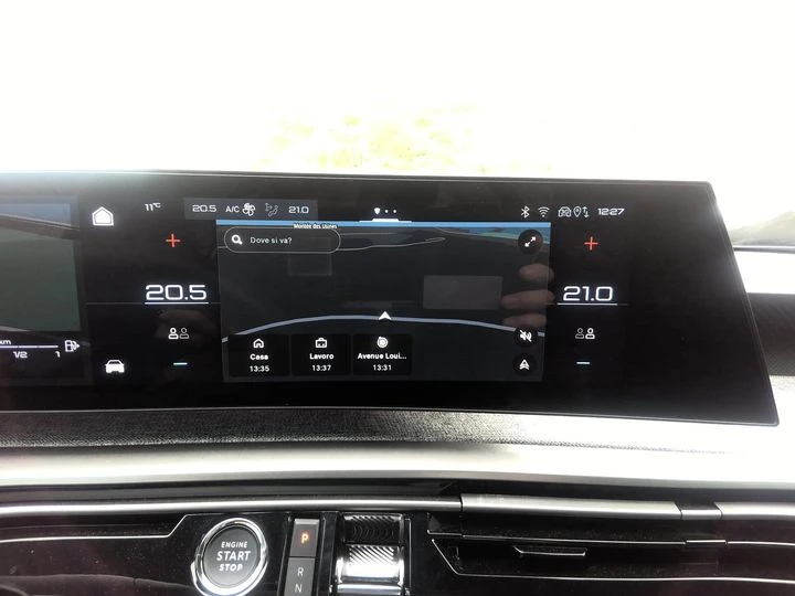 Peugeot 5008 1.2 HYBRID E-DCS ALLURE, снимка 3 - Автомобили и джипове - 56329735