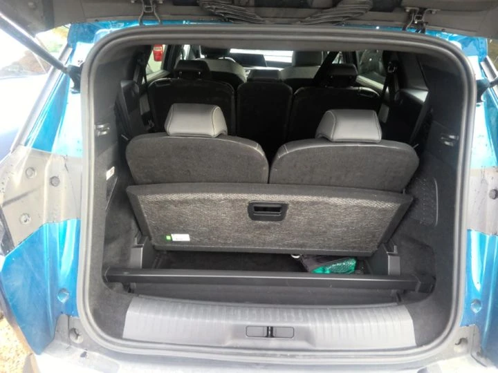 Peugeot 5008 1.2 HYBRID E-DCS ALLURE, снимка 5 - Автомобили и джипове - 56329735