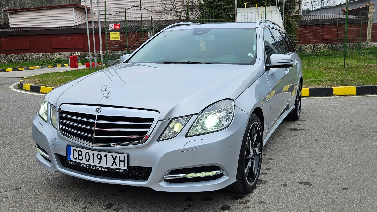Mercedes-Benz E 200 2.0 Turbo AVANGARDE/KOJA/KLIMATRONIK/EURO-5, снимка 1