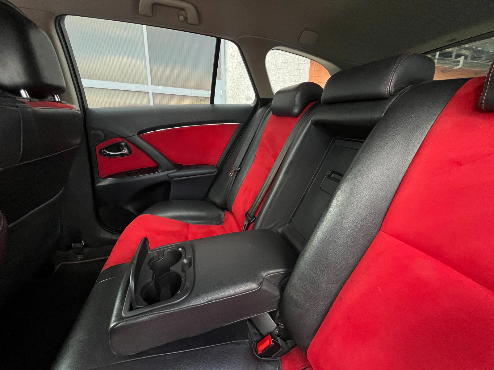 Toyota Avensis 2.2D-CAT TOYOTA MOTORSPORT EDITION - изображение 10
