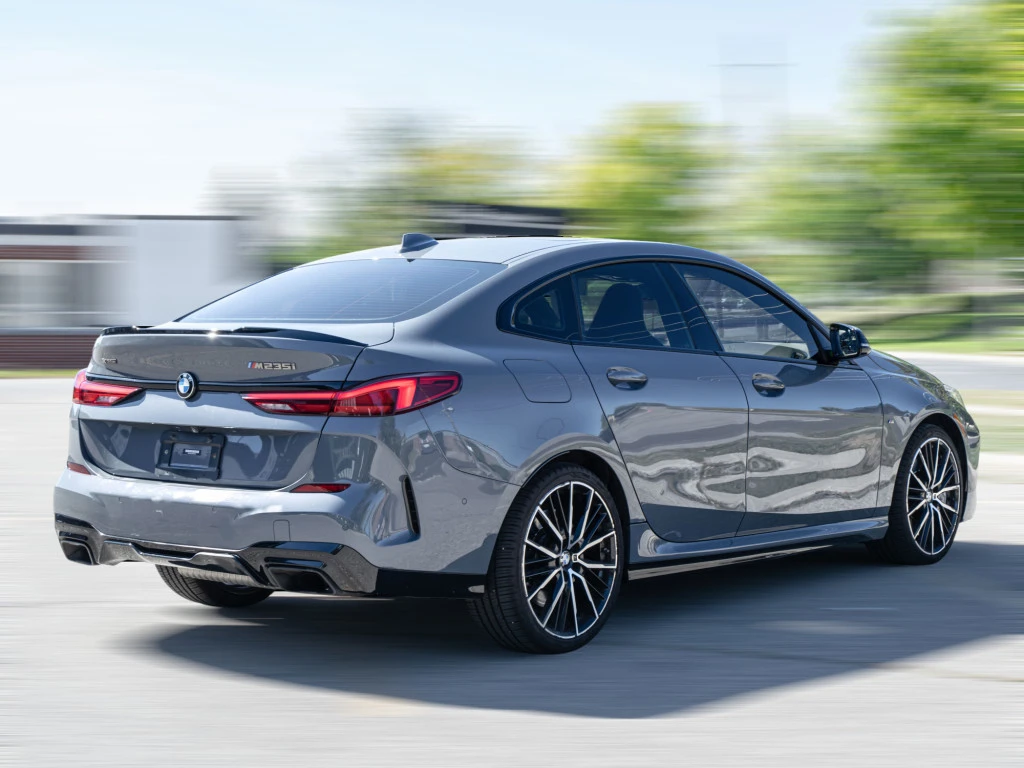 BMW 235 M * М.ТОЧКА * CAMERA * CARPLAY * ПОДГРЕВ * H&K - изображение 4