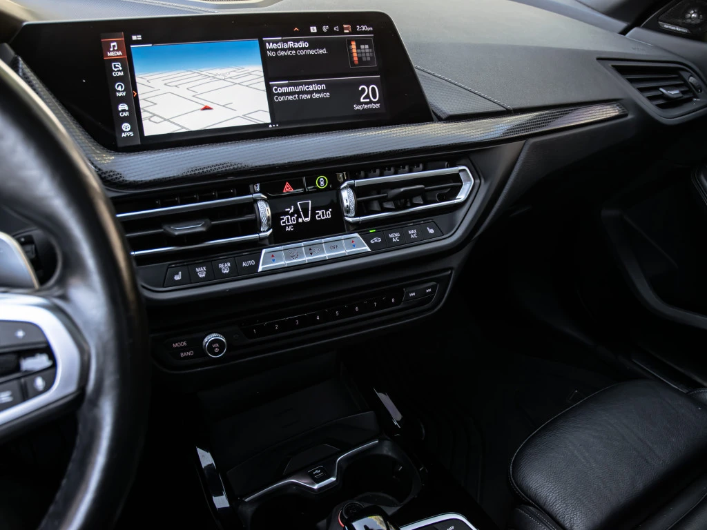 BMW 235 M * М.ТОЧКА * CAMERA * CARPLAY * ПОДГРЕВ * H&K - изображение 10