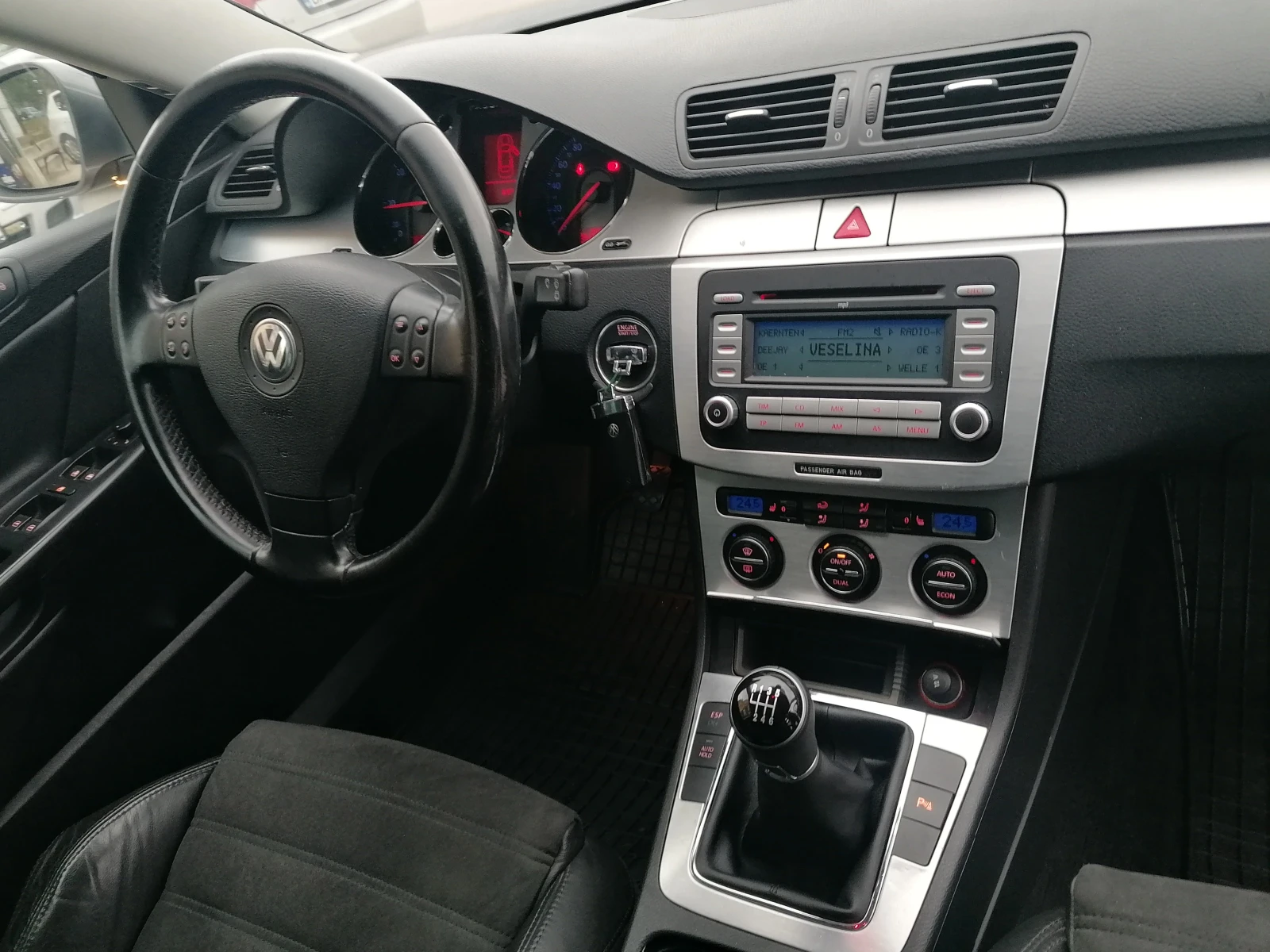 VW Passat 2.0 TDI 4X4  - изображение 10