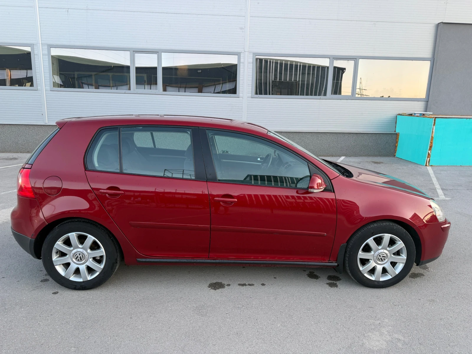 VW Golf 1.9 TDI, снимка 4 - Автомобили и джипове - 55669632