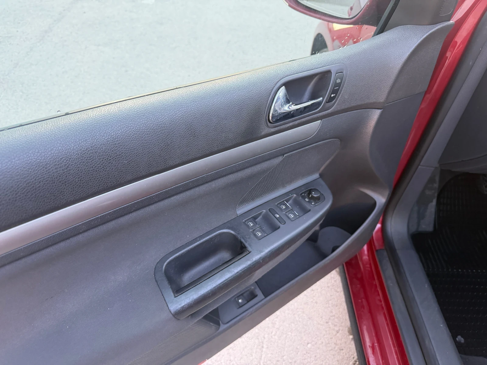 VW Golf 1.9 TDI, снимка 12 - Автомобили и джипове - 55669632
