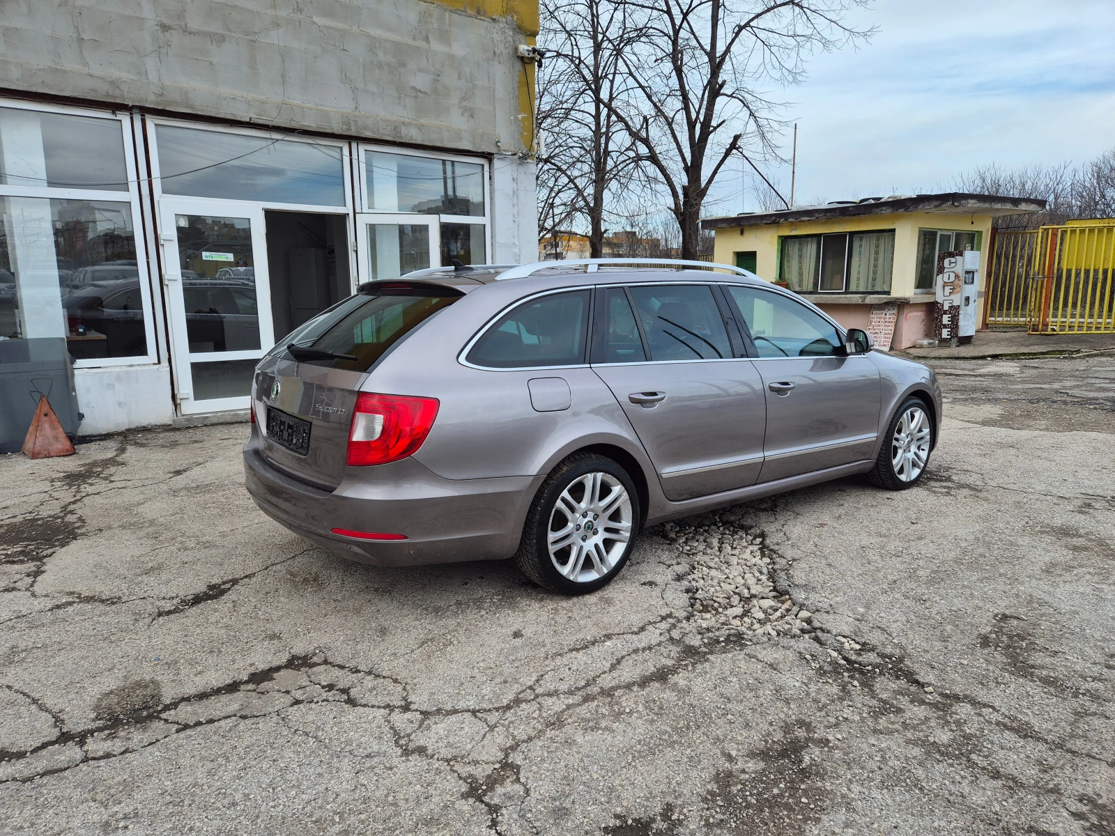 Skoda Superb 2.0 TDI FULL ITALY - изображение 5