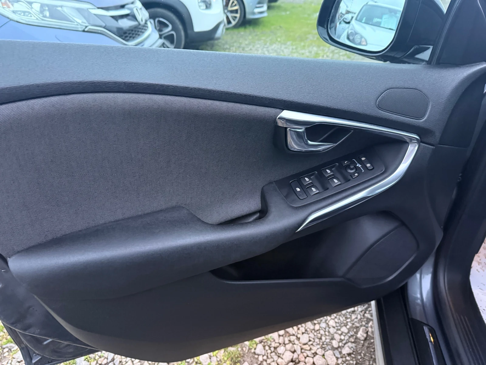 Volvo V40 Cross Country 2.0i CH 4x4 AUTOMAT | Mobile.bg � ����������� 13