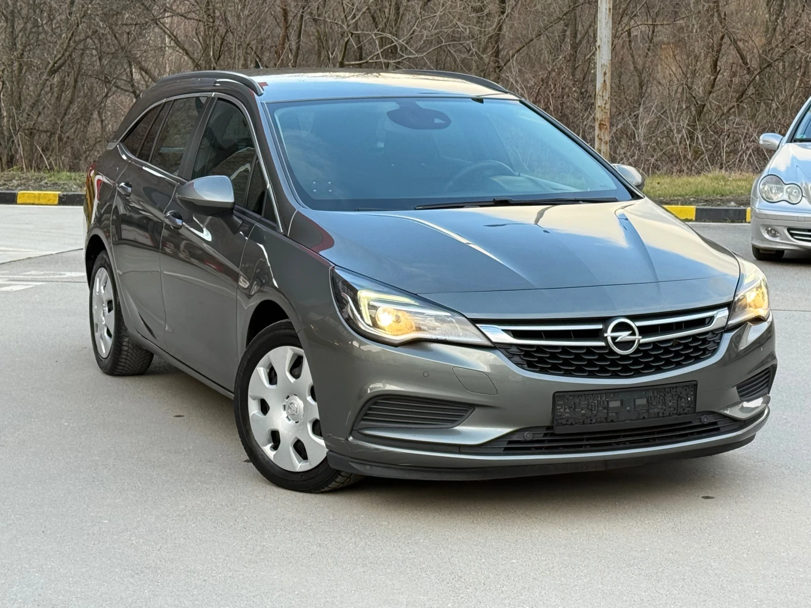 Opel Astra 1.6CDTi Нави* Климатроник* Подгрев* Дистроник - изображение 2