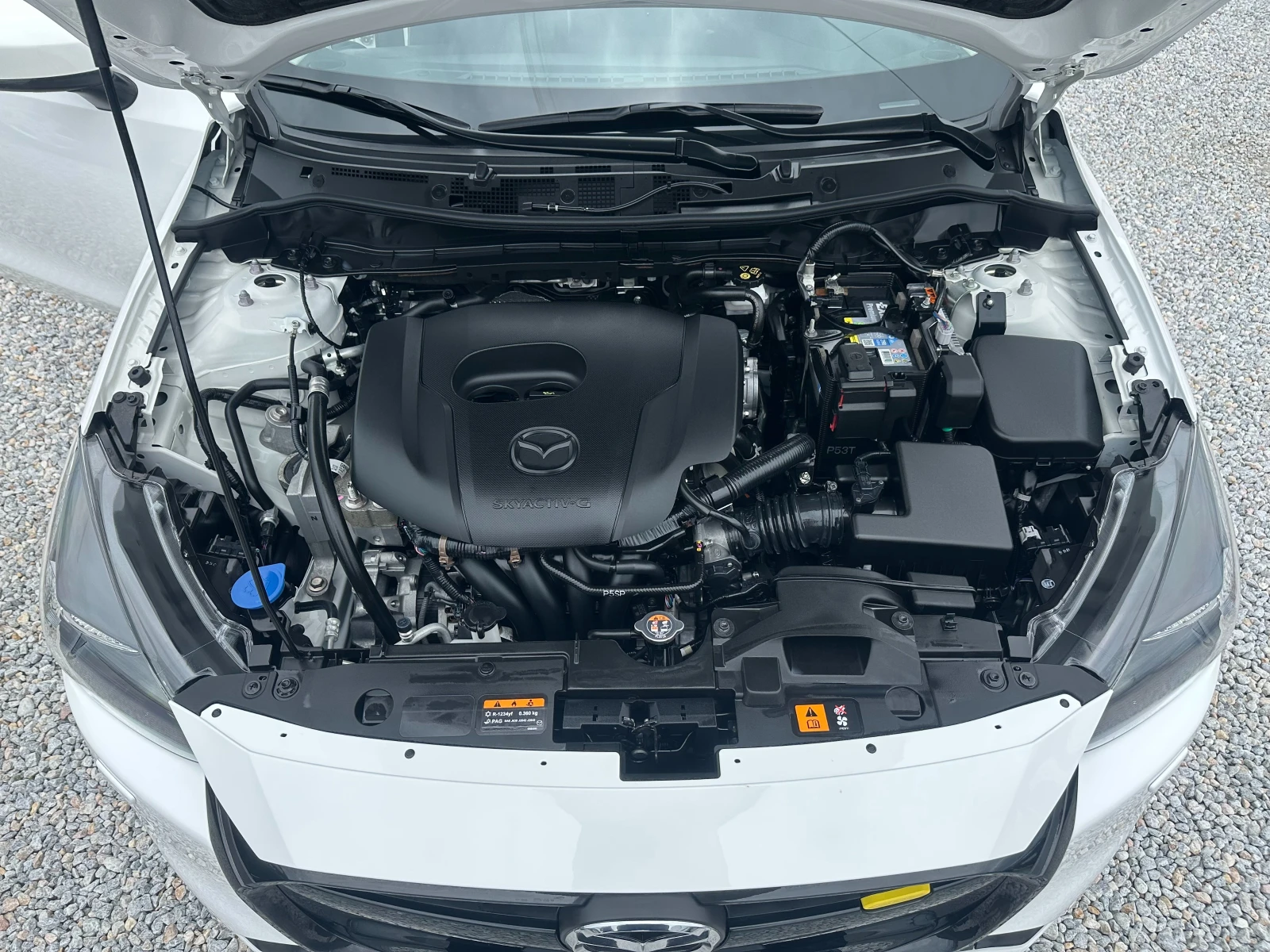 Mazda 2 1.5 I-Hybrid* Ксенон* TOP, снимка 15 - Автомобили и джипове - 54380277