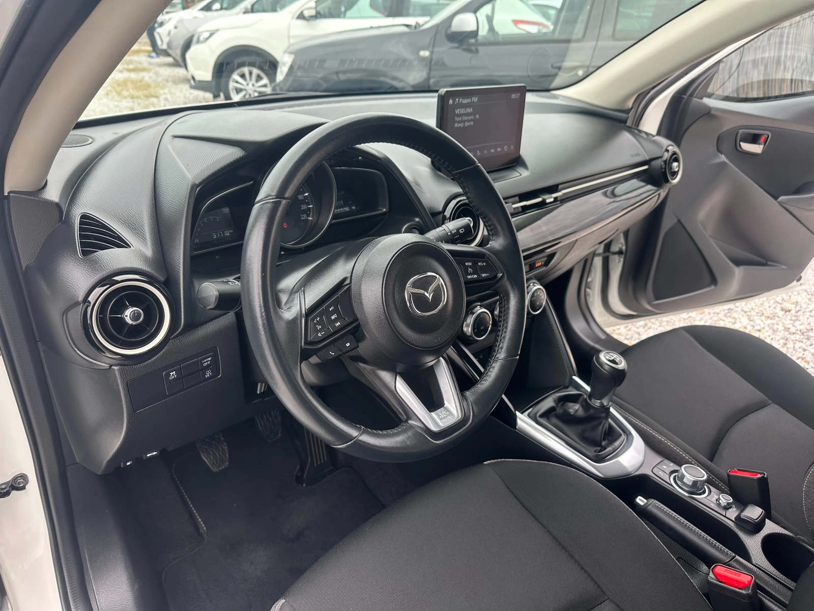 Mazda 2 1.5 I-Hybrid* Ксенон* TOP, снимка 14 - Автомобили и джипове - 54380277