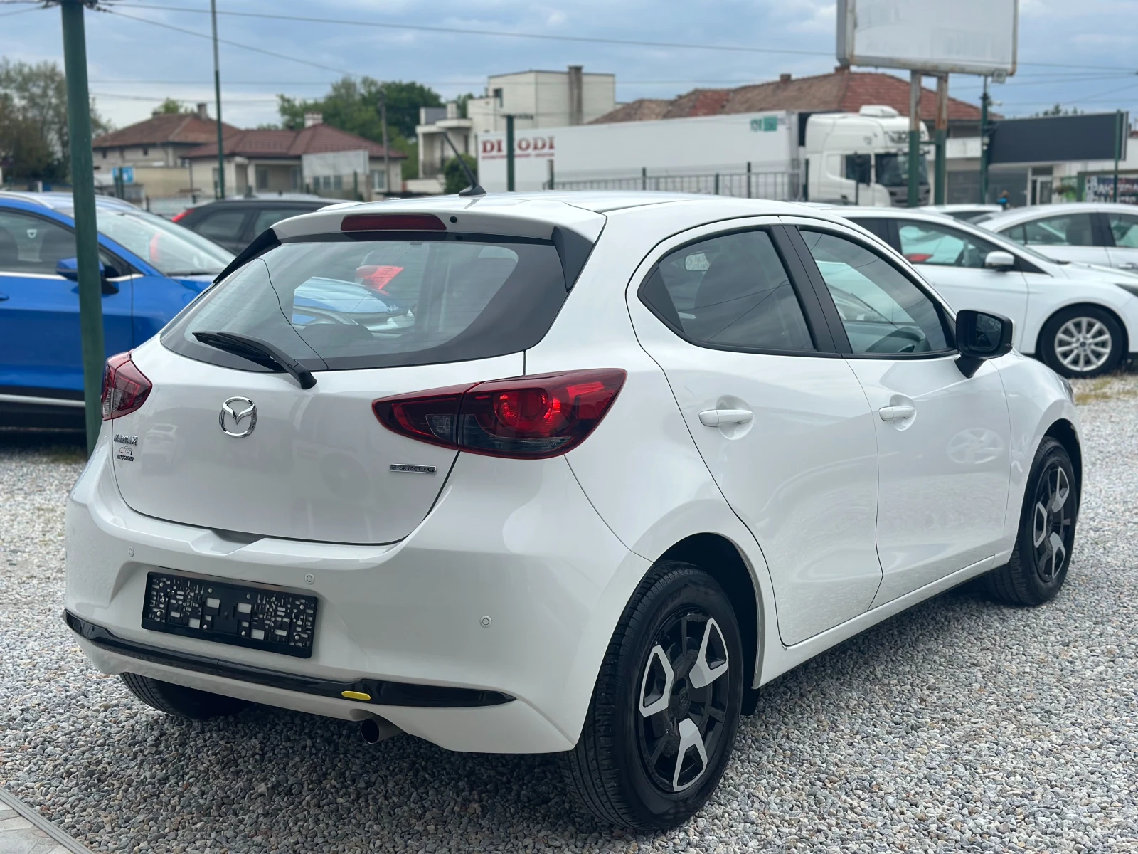 Mazda 2 1.5 I-Hybrid* Ксенон* TOP, снимка 5 - Автомобили и джипове - 54380277