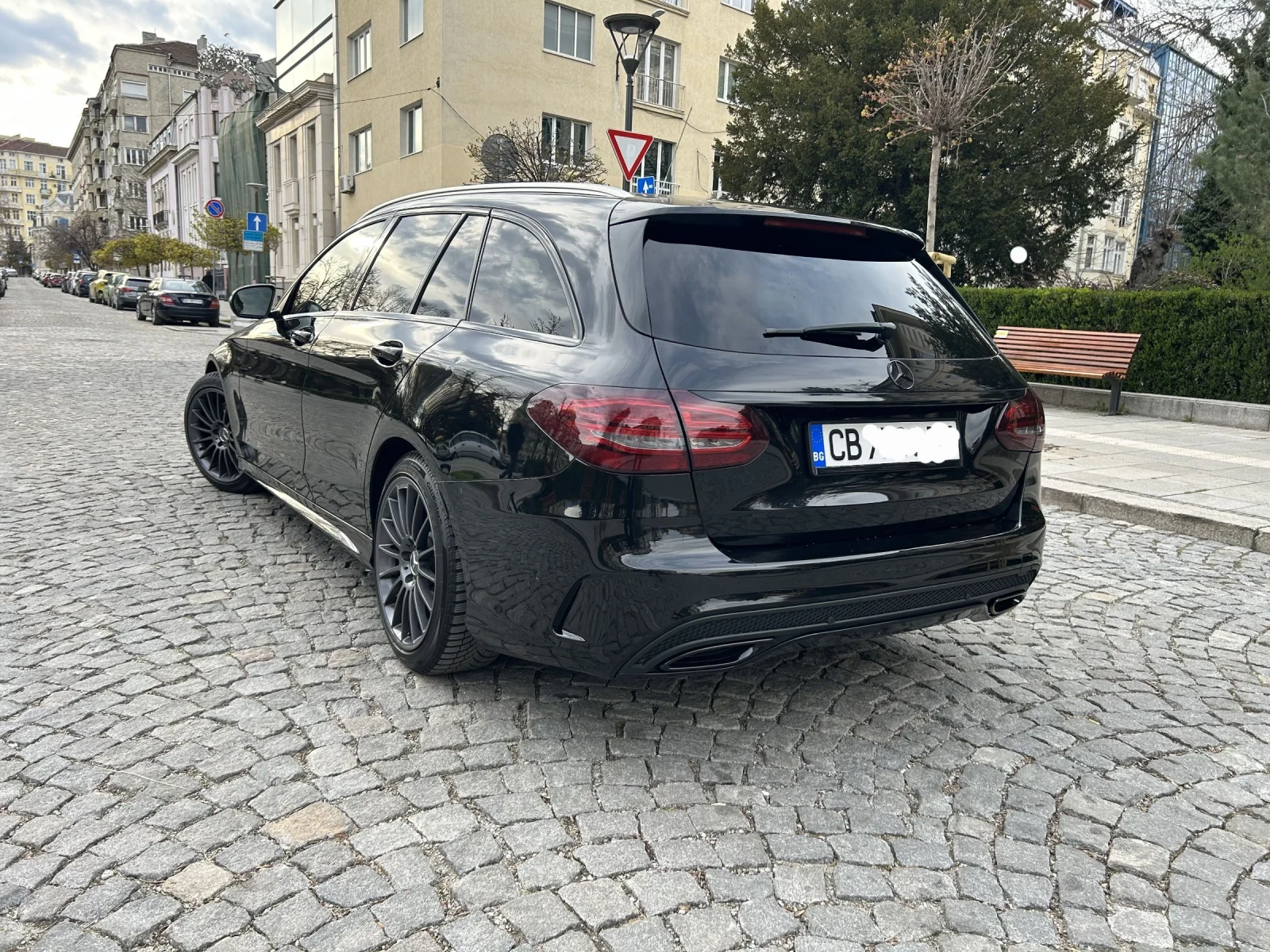 Mercedes-Benz C 250 AMG LINE, снимка 4 - Автомобили и джипове - 54436722
