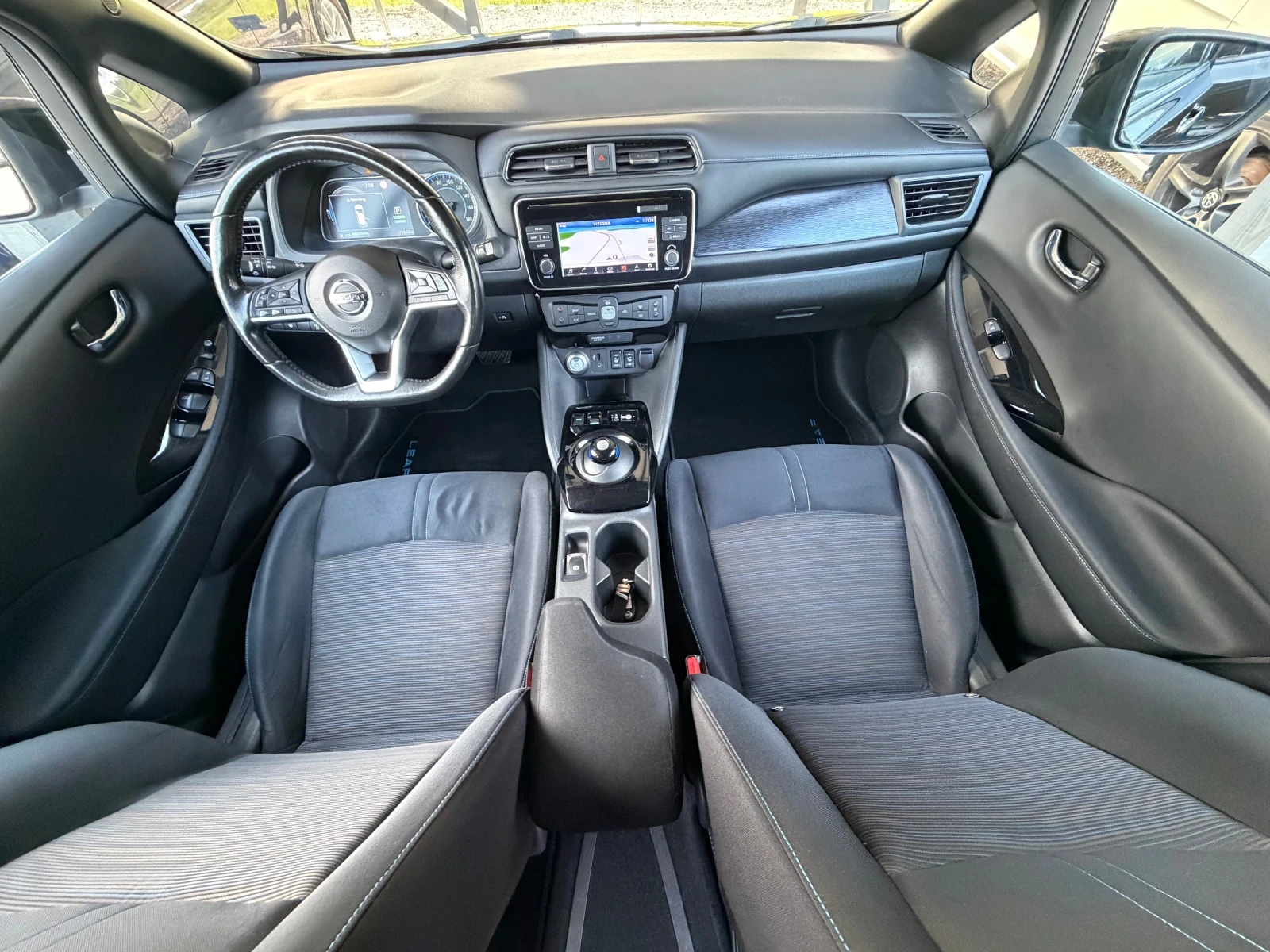 Nissan Leaf  40kw* TEKNA* REALNI KM* , снимка 9 - Автомобили и джипове - 54542013